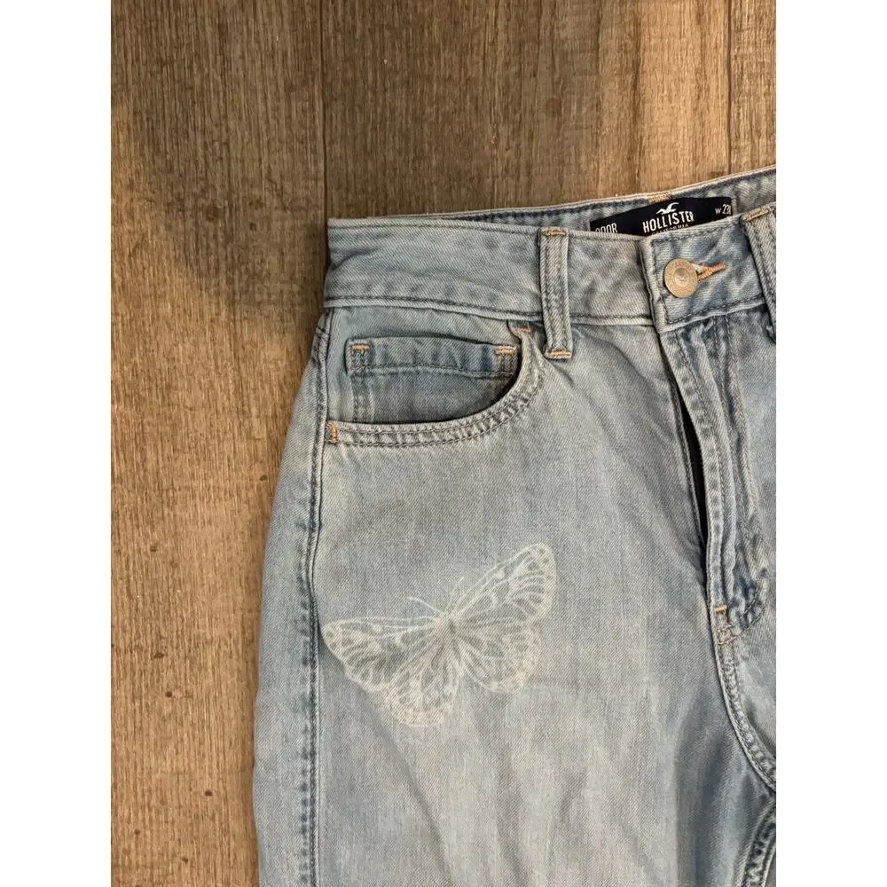 Hollister Ultra High-Rise Baggy Jeans Womens 23R Light Wash Butterfly Pattern‎
